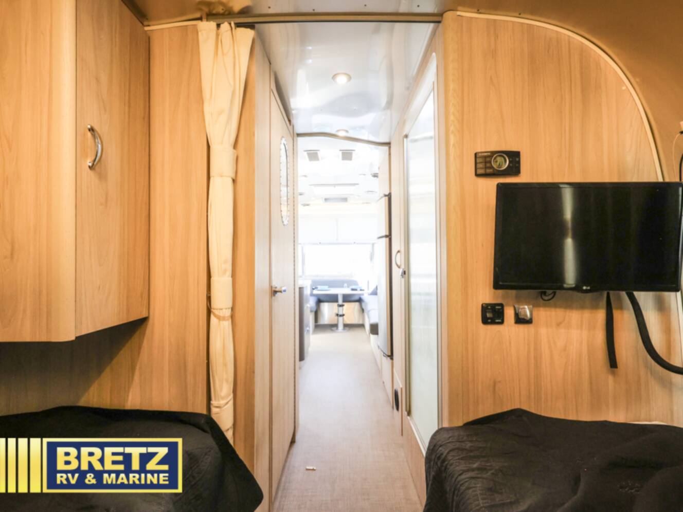 A photo of this 2020 Airstream Flying Cloud 25FB