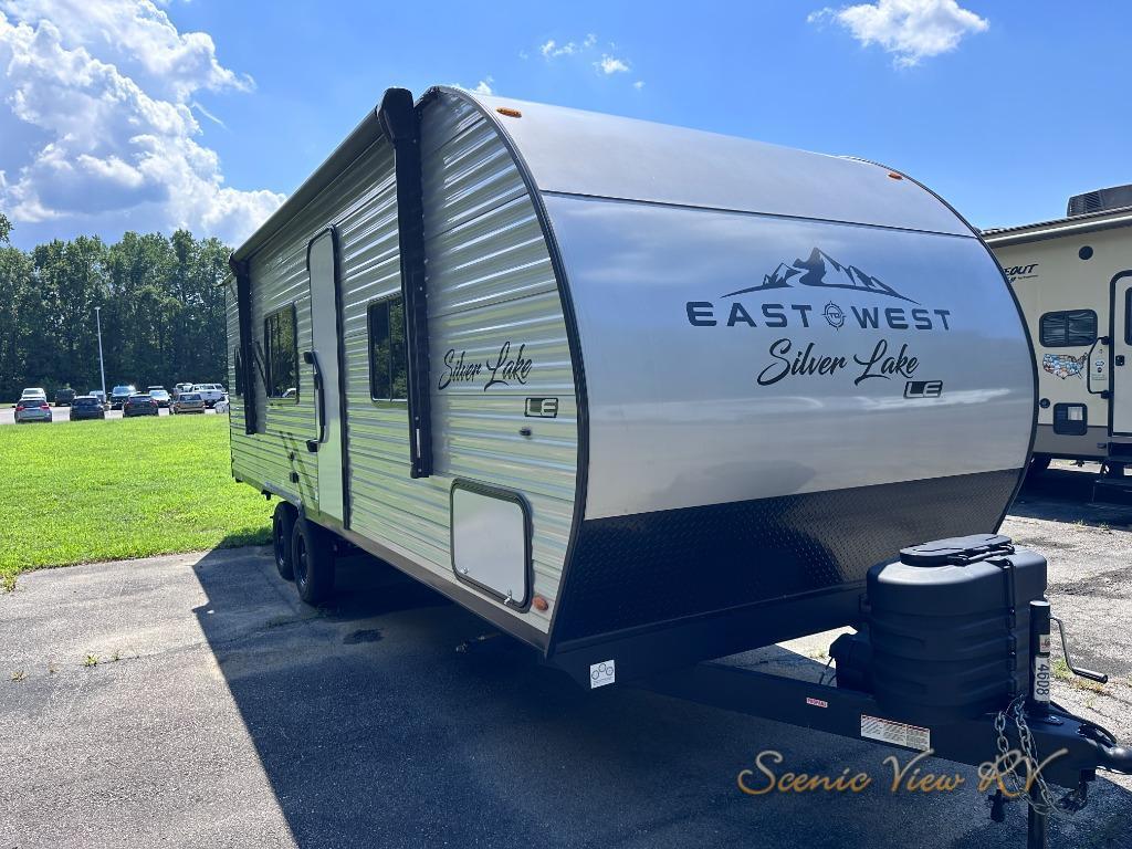2024 East To West Silver Lake 25BHLE in west point VA