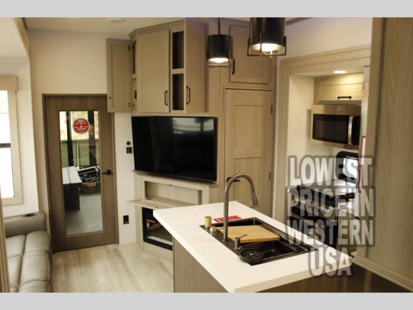 A photo of this 2025 Grand Design Momentum M-Class 381MS