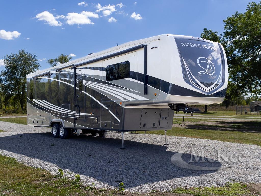 2021 DRV MOBILE SUITES 41FKMB in perry IA