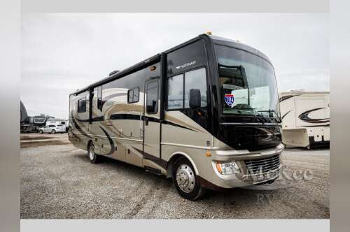 2014 Fleetwood Rv Bounder 35K in perry IA