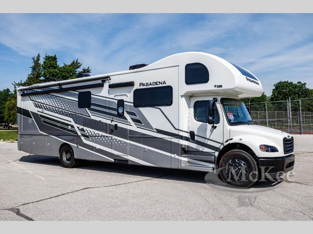 2026 Thor Motor Coach Pasadena 38FX in perry IA