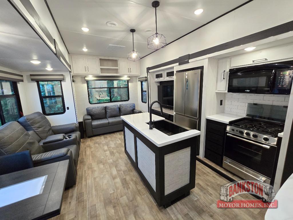 2024 Heartland BIGHORN TRAVELER 38MD in huntsville AL