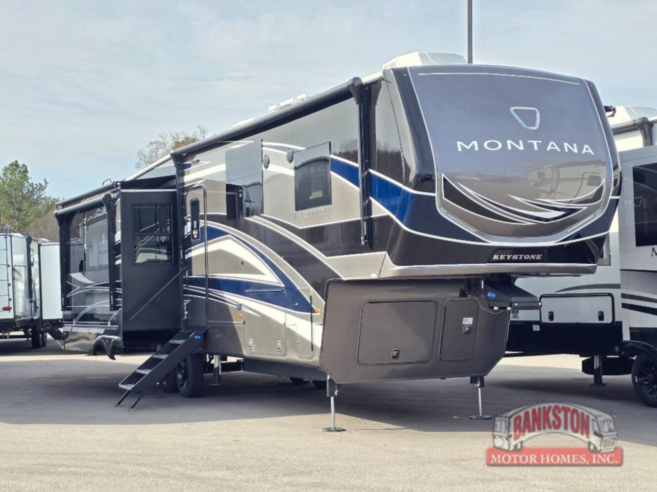 A photo of this 2026 Keystone Rv Montana 3231CK