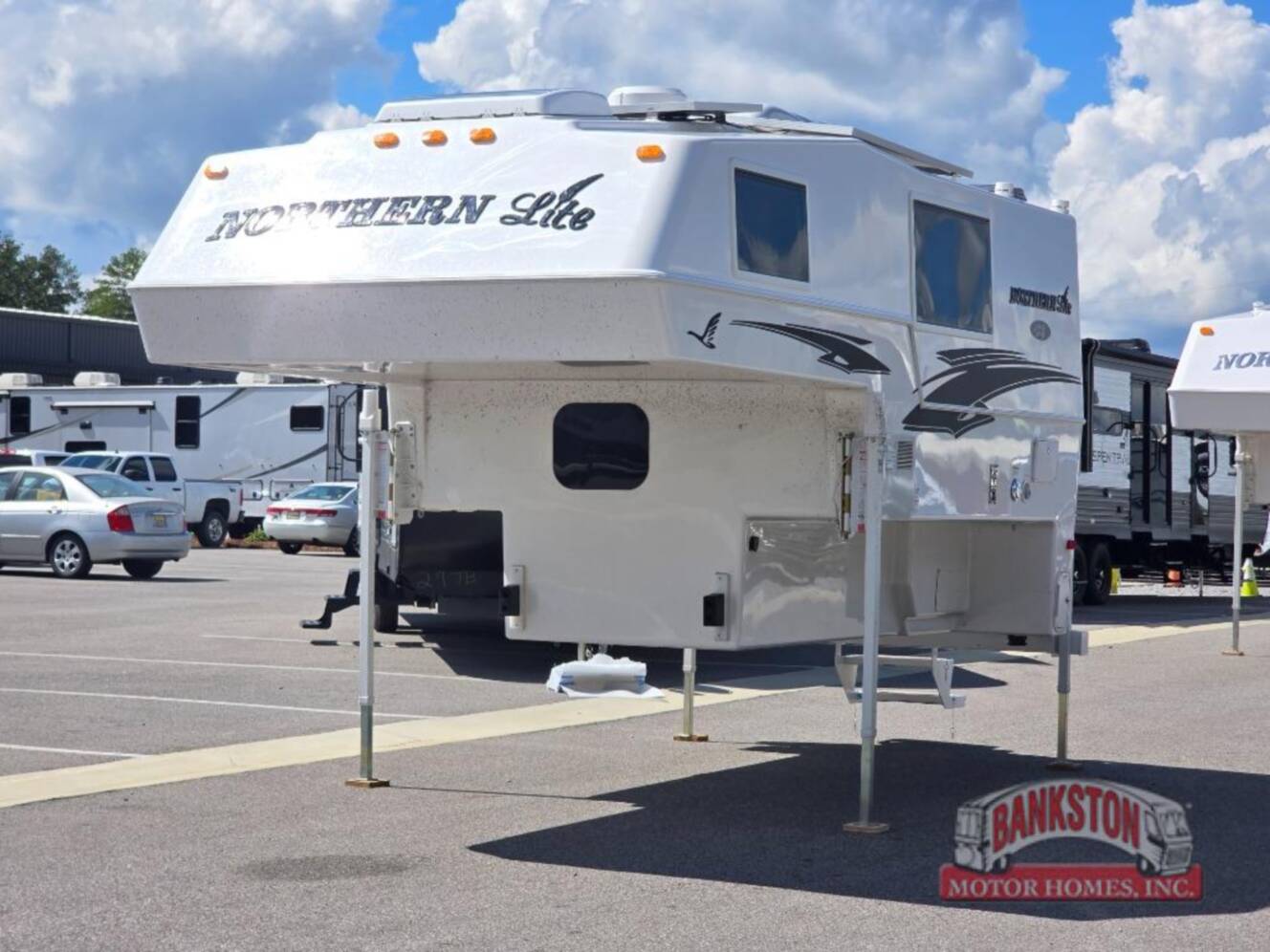 A photo of this 2026 Northern Lite Limited Edition 9-6LEWB