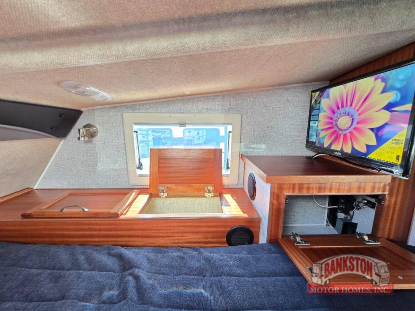 A photo of this 2026 Northern Lite Limited Edition 8-11EXLEWB