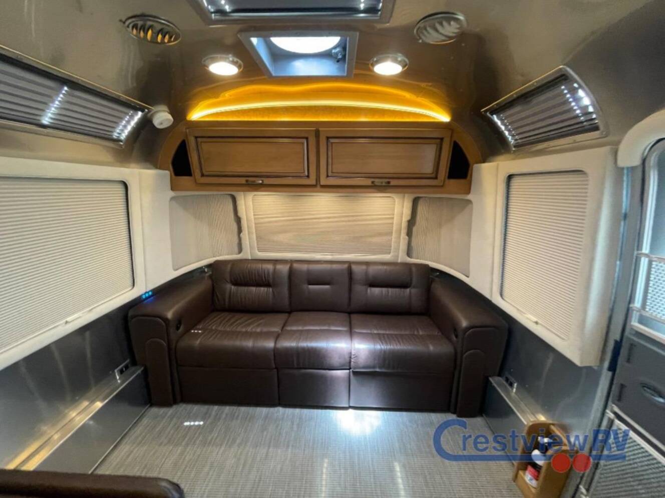 A photo of this 2019 Airstream Classic 30RB