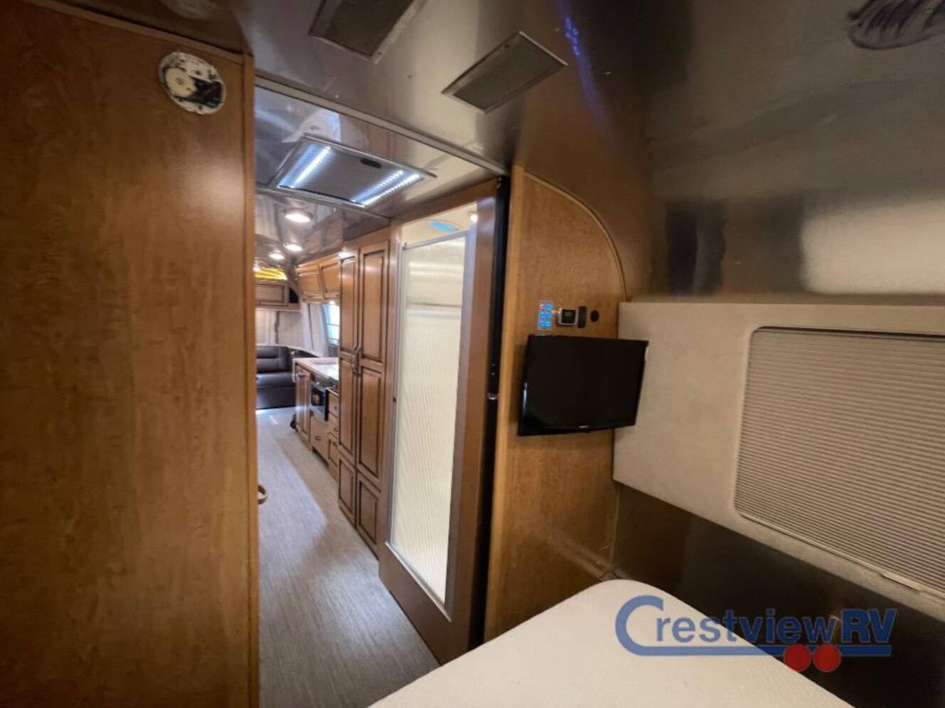 A photo of this 2019 Airstream Classic 30RB