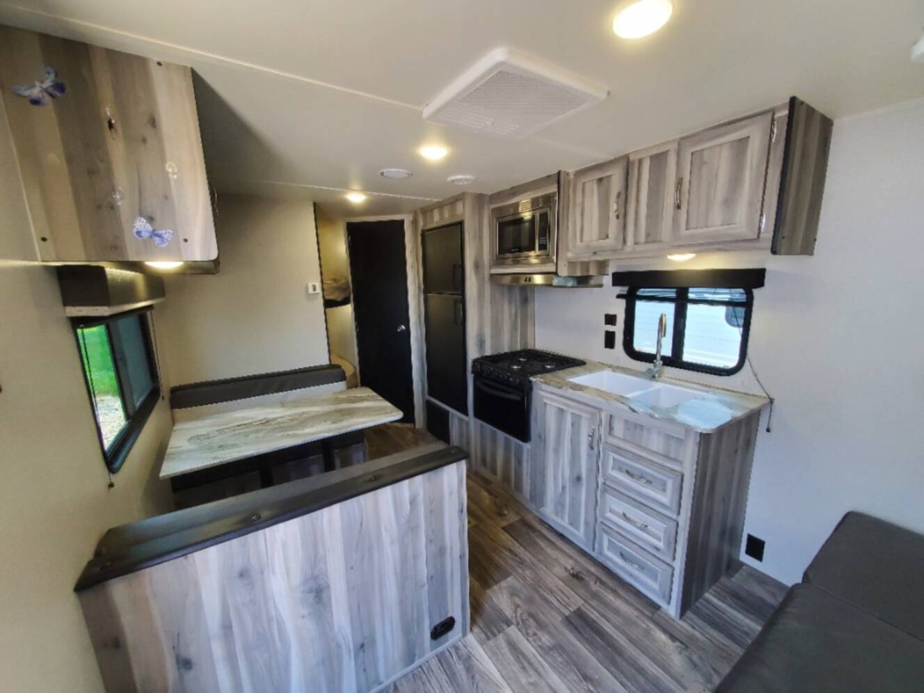 A photo of this 2022 Chinook DREAM D260BH