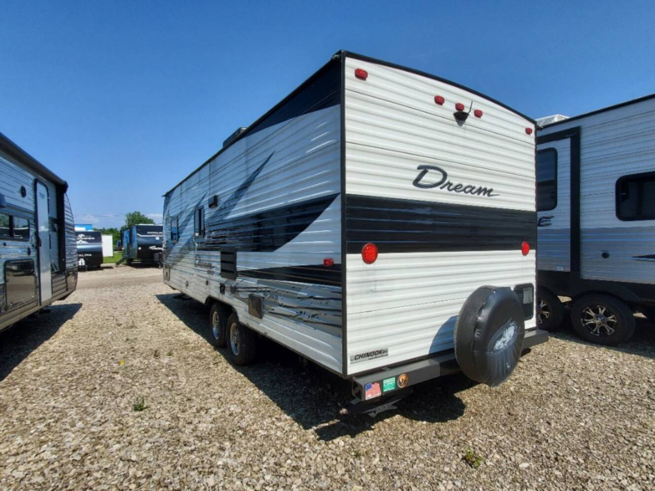 A photo of this 2022 Chinook DREAM D260BH