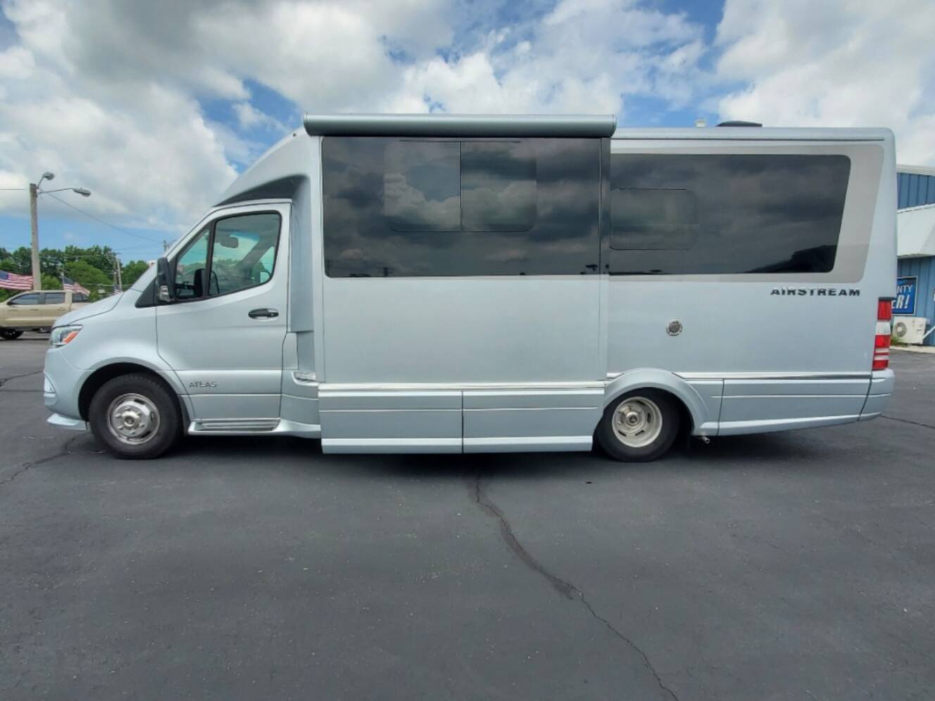 A photo of this 2022 Airstream Atlas Murphy Suite