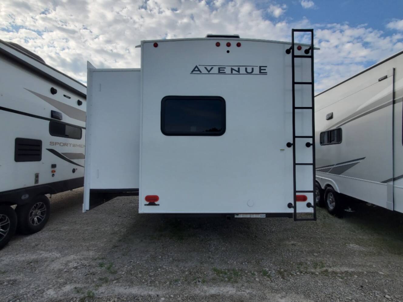 A photo of this 2026 Alliance Rv Avenue All-Access 30BH