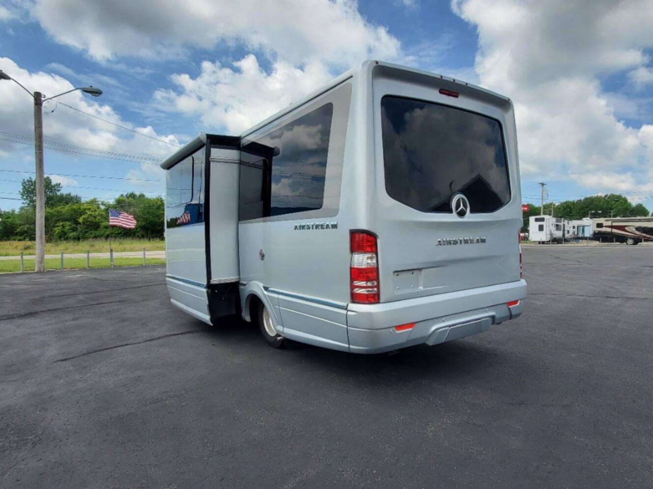 A photo of this 2022 Airstream Atlas Murphy Suite