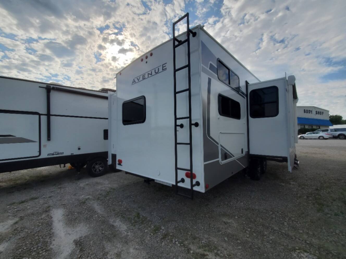 A photo of this 2026 Alliance Rv Avenue All-Access 30BH