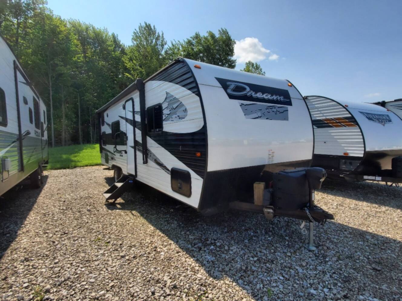 A photo of this 2022 Chinook DREAM D260BH