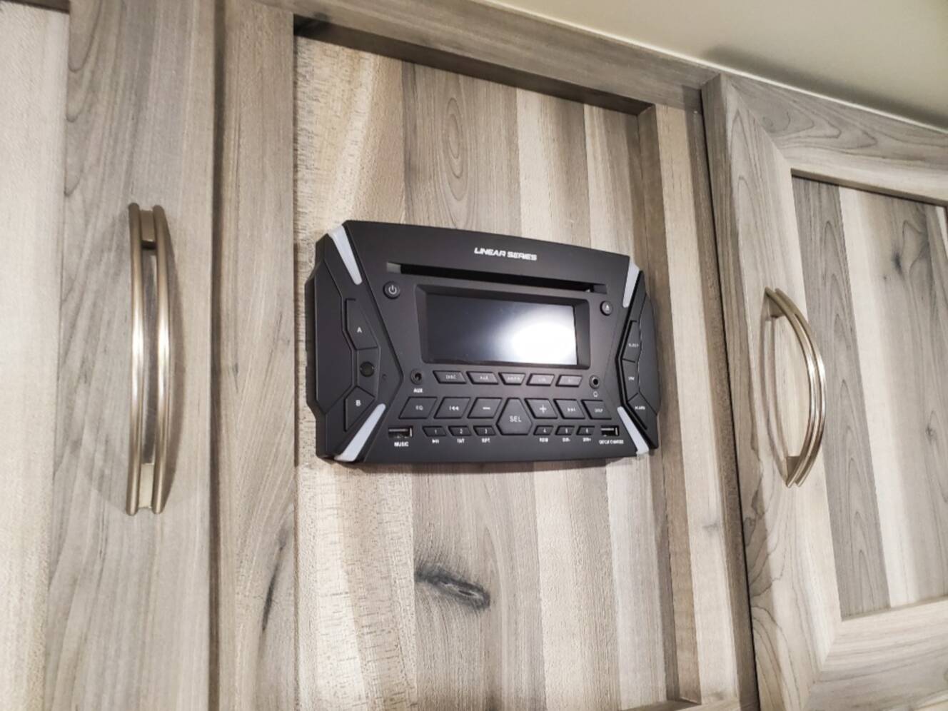 A photo of this 2022 Chinook DREAM D260BH