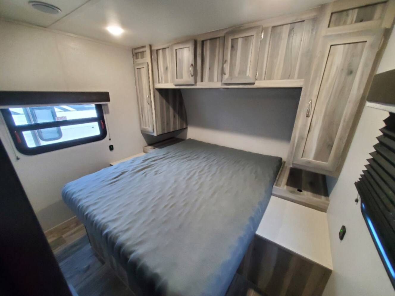 A photo of this 2022 Chinook DREAM D260BH