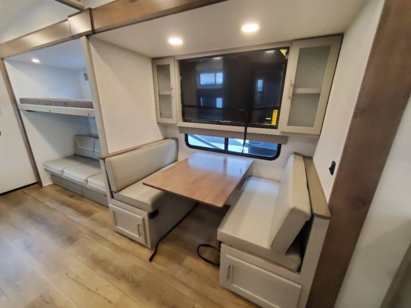 A photo of this 2026 Alliance Rv Avenue All-Access 30BH