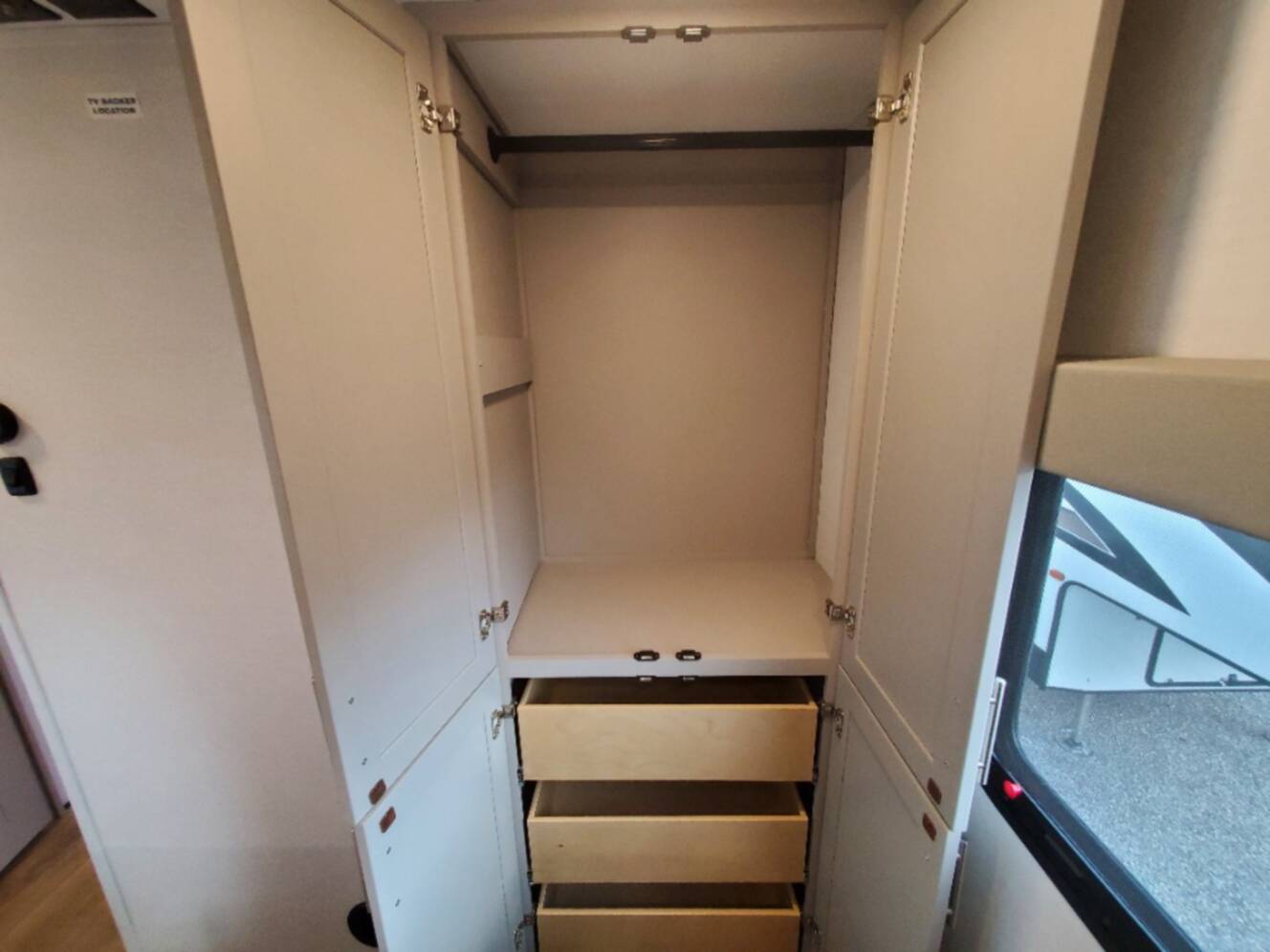 A photo of this 2026 Alliance Rv Avenue All-Access 30BH