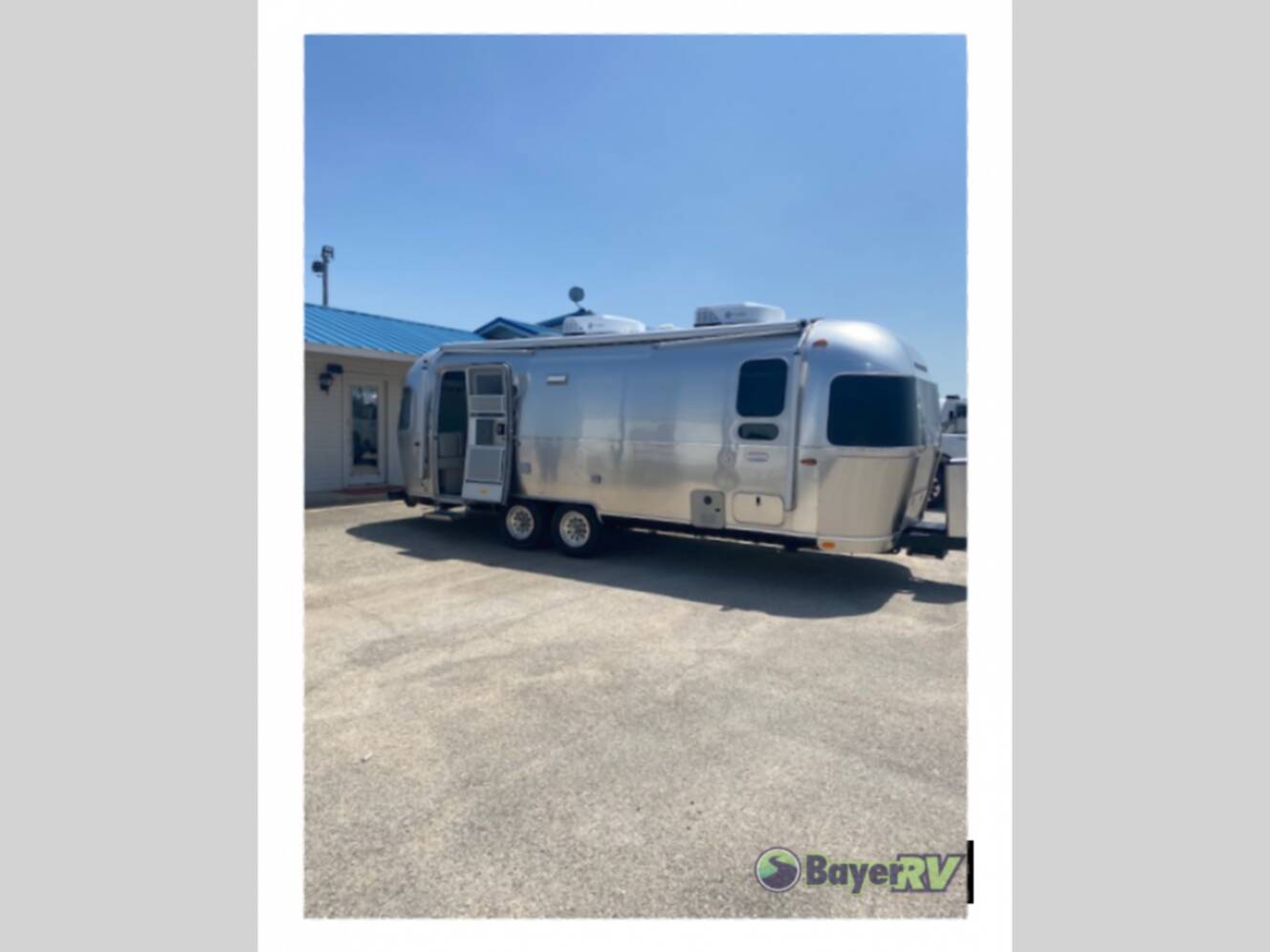 A photo of this 2025 Airstream International 25FB Twin