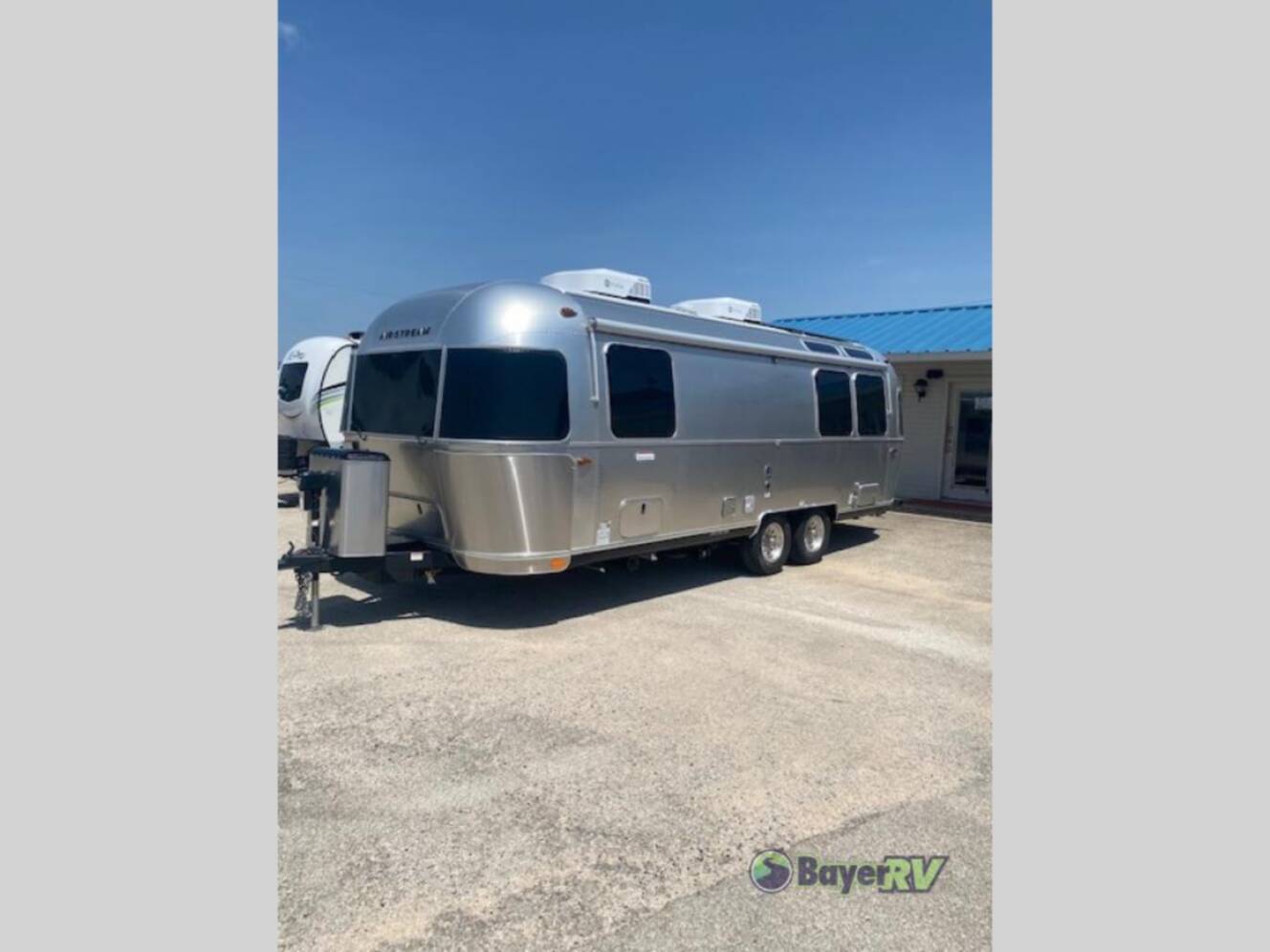 A photo of this 2025 Airstream International 25FB Twin