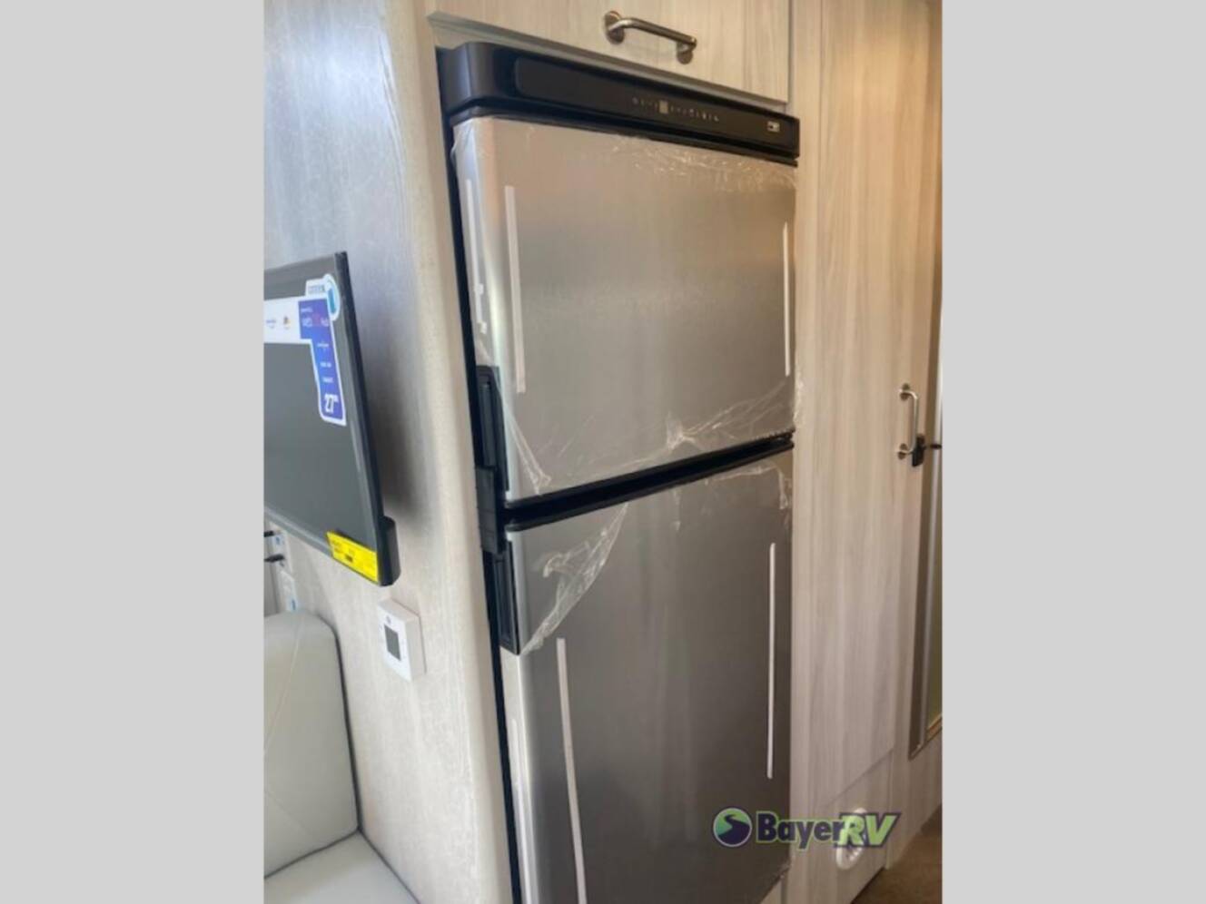 A photo of this 2025 Airstream International 25FB Twin