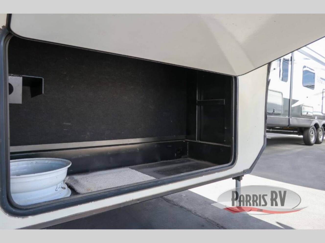 A photo of this 2015 Keystone Rv Alpine 3900RE