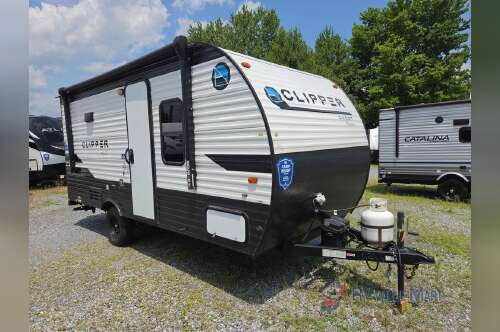 2021 Coachmen Rv Clipper Cadet 17CFQ in ephrata PA