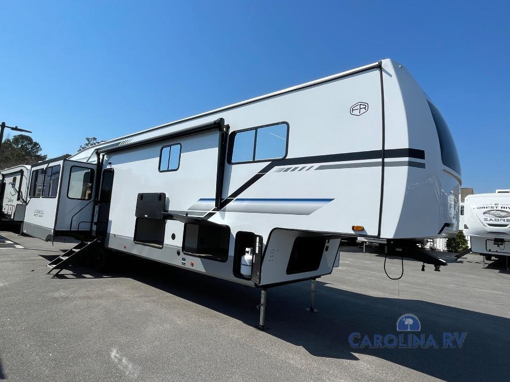 2025 Forest River Rv Cherokee Arctic Wolf Suite 3650SUITE in myrtle beach SC