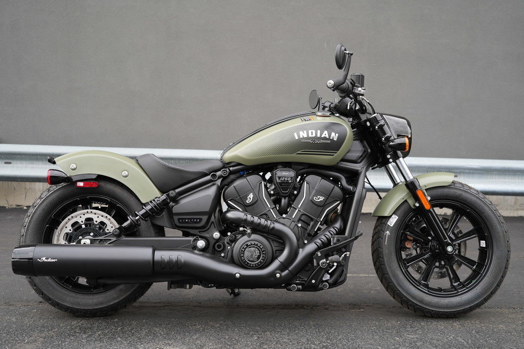 2026 Indian Motorcycle Scout Bobber Limited +Tech Moss Green Smoke LIMITED + TECH in Elmhurst, IL