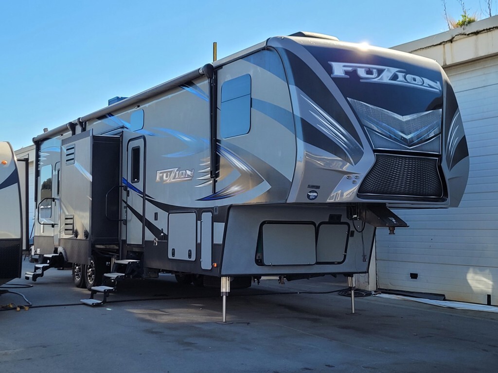 2017 Keystone Rv Fuzion 384 Fifth Wheel Toy Hauler RV