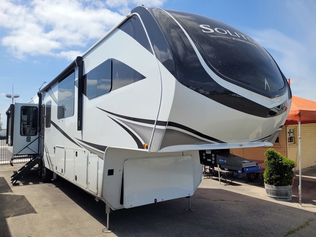 2025 Grand Design Solitude 388MBS RV