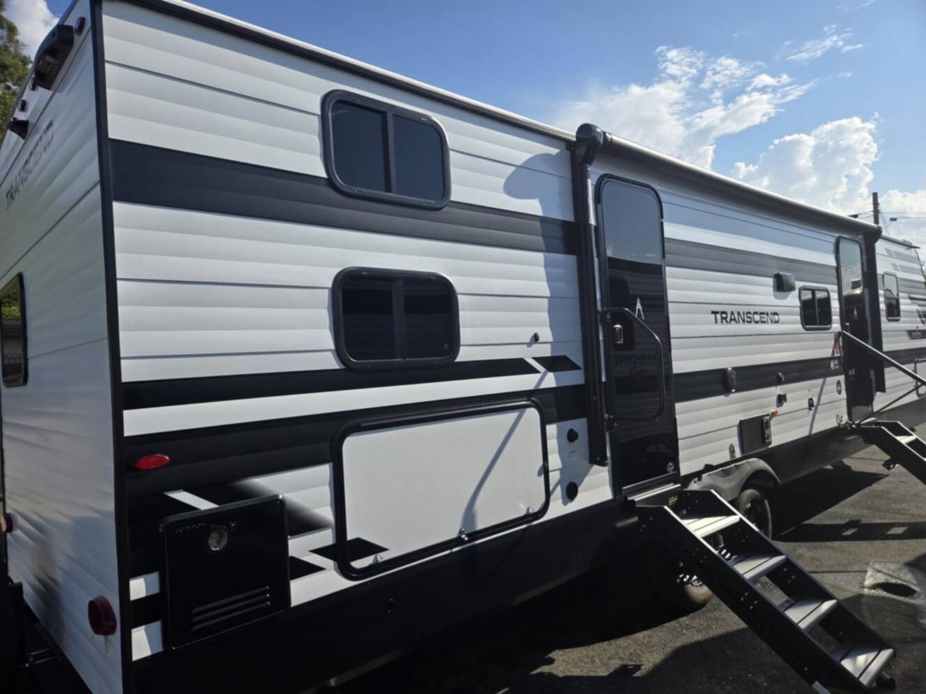 A photo of this 2026 Grand Design Transcend 325BHT