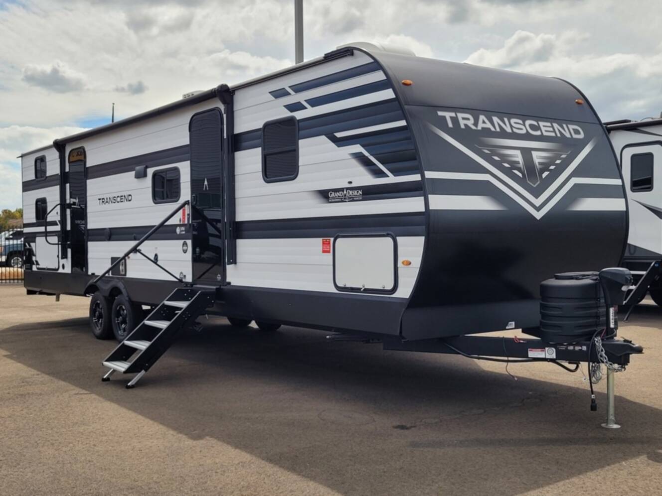 A photo of this 2026 Grand Design Transcend 325BHT