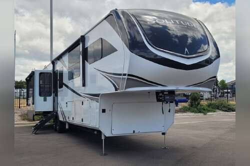 2025 Grand Design Solitude 388MBS in ripon CA