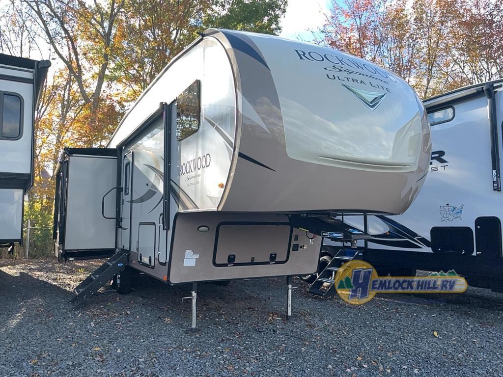 2018 Forest River Rv Rockwood Signature Ultra Lite 8289WS in southington CT