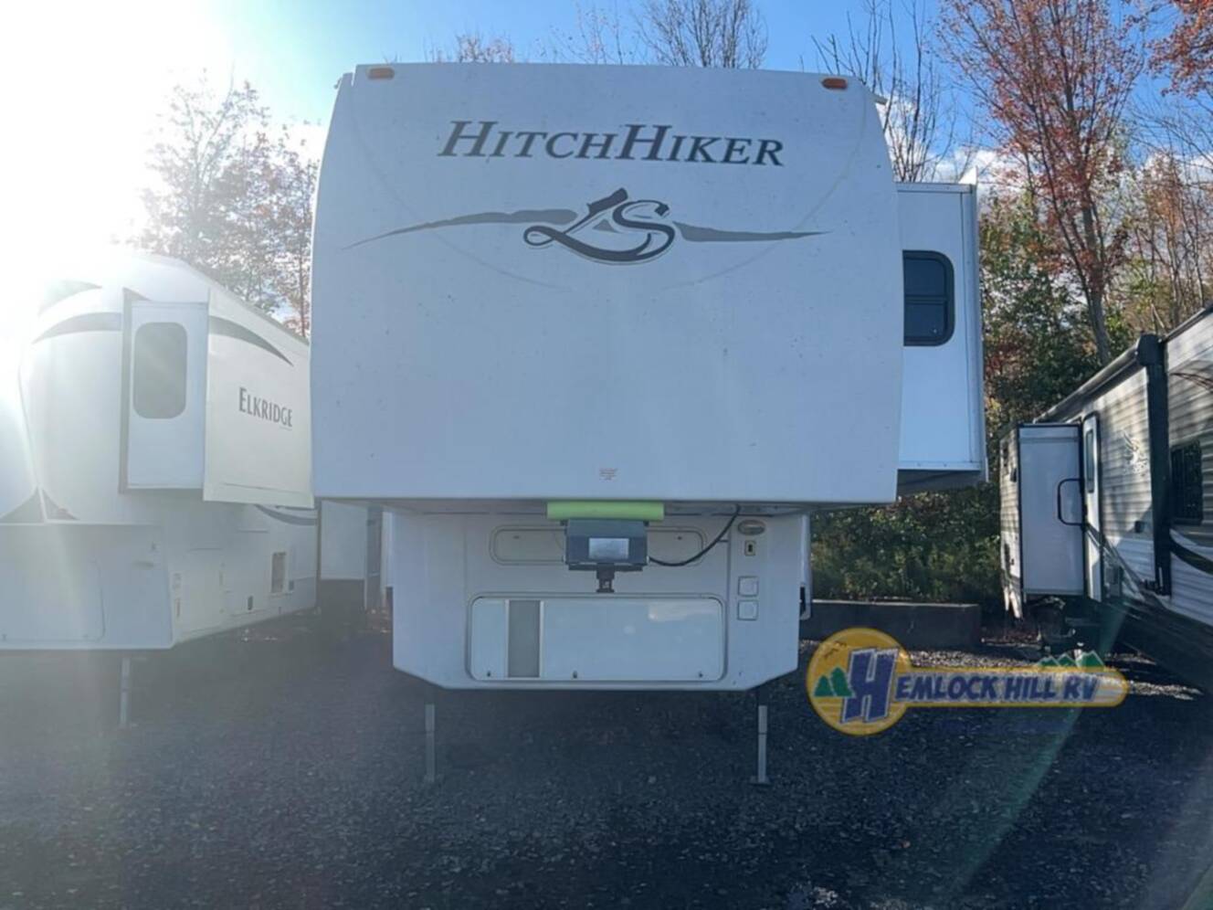 A photo of this 2009 Nuwa HitchHiker LS 32 5 FKSBG