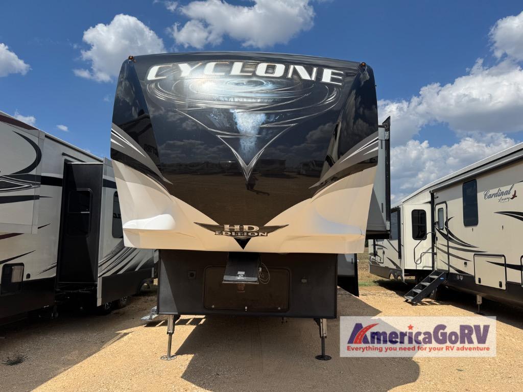 2019 Heartland Cyclone 4270 in seguin TX
