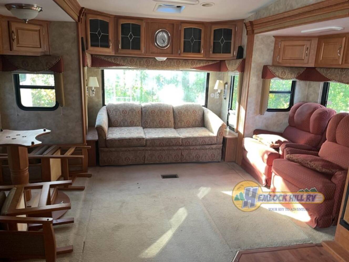 A photo of this 2009 Nuwa HitchHiker LS 32 5 FKSBG