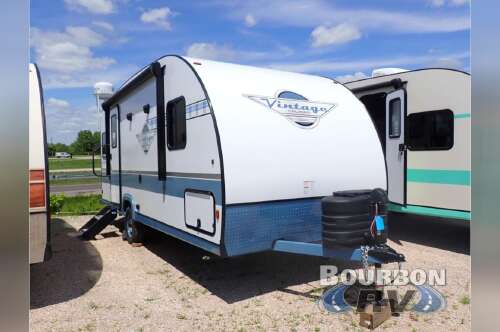 2025 Gulf Stream Rv Vintage Cruiser 19ERD in bourbon MO