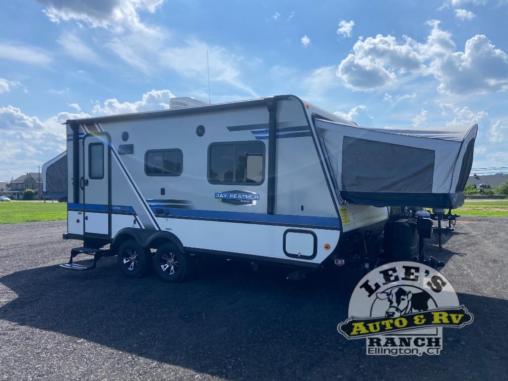2018 Jayco Jay Feather X19H in ellington CT