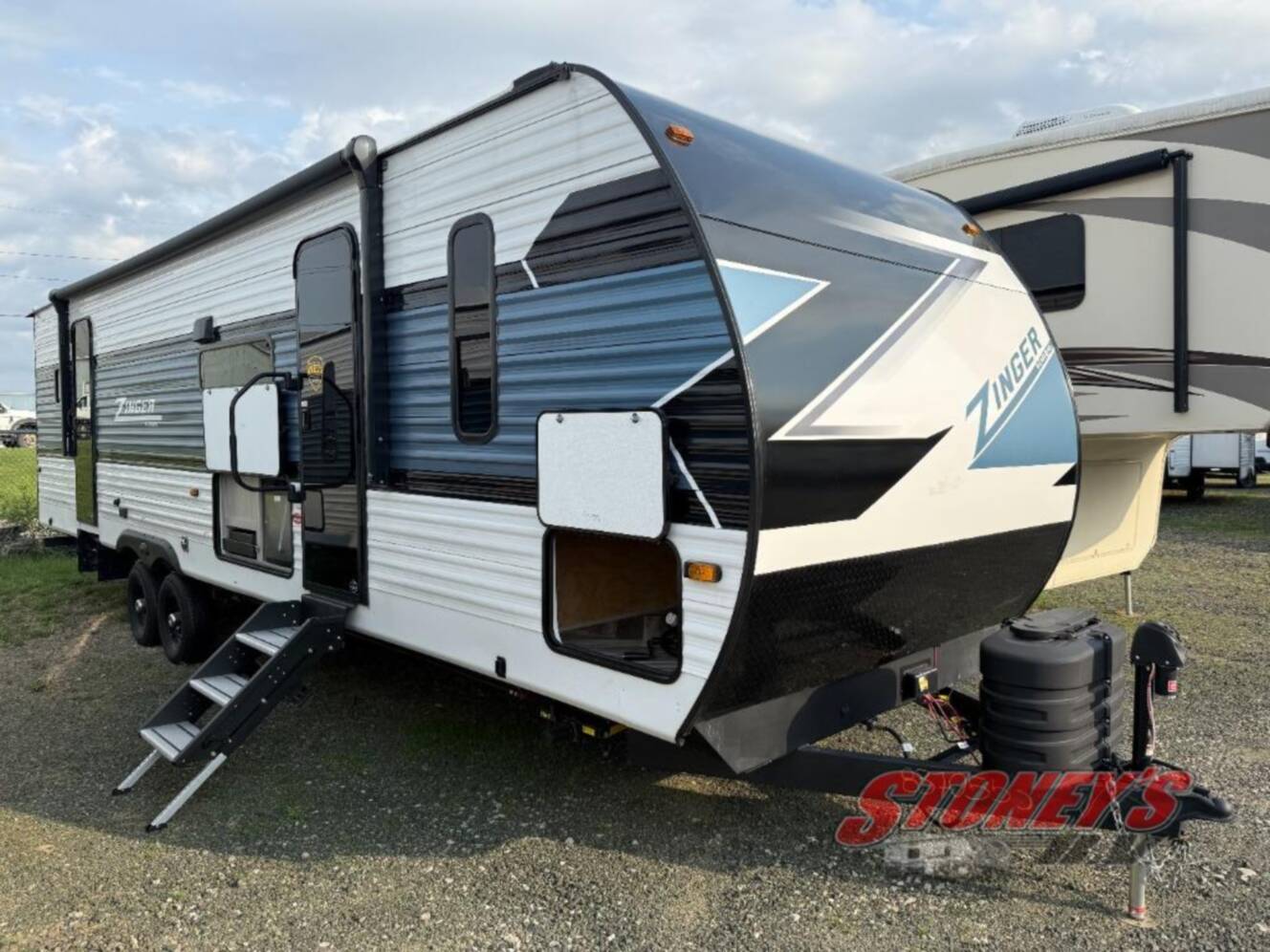 A photo of this 2025 Crossroads Zinger 320FB