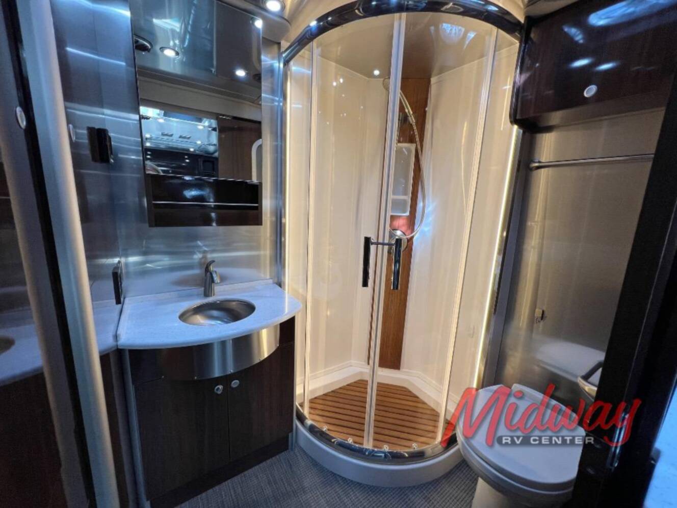 A photo of this 2019 Airstream Atlas Murphy Suite