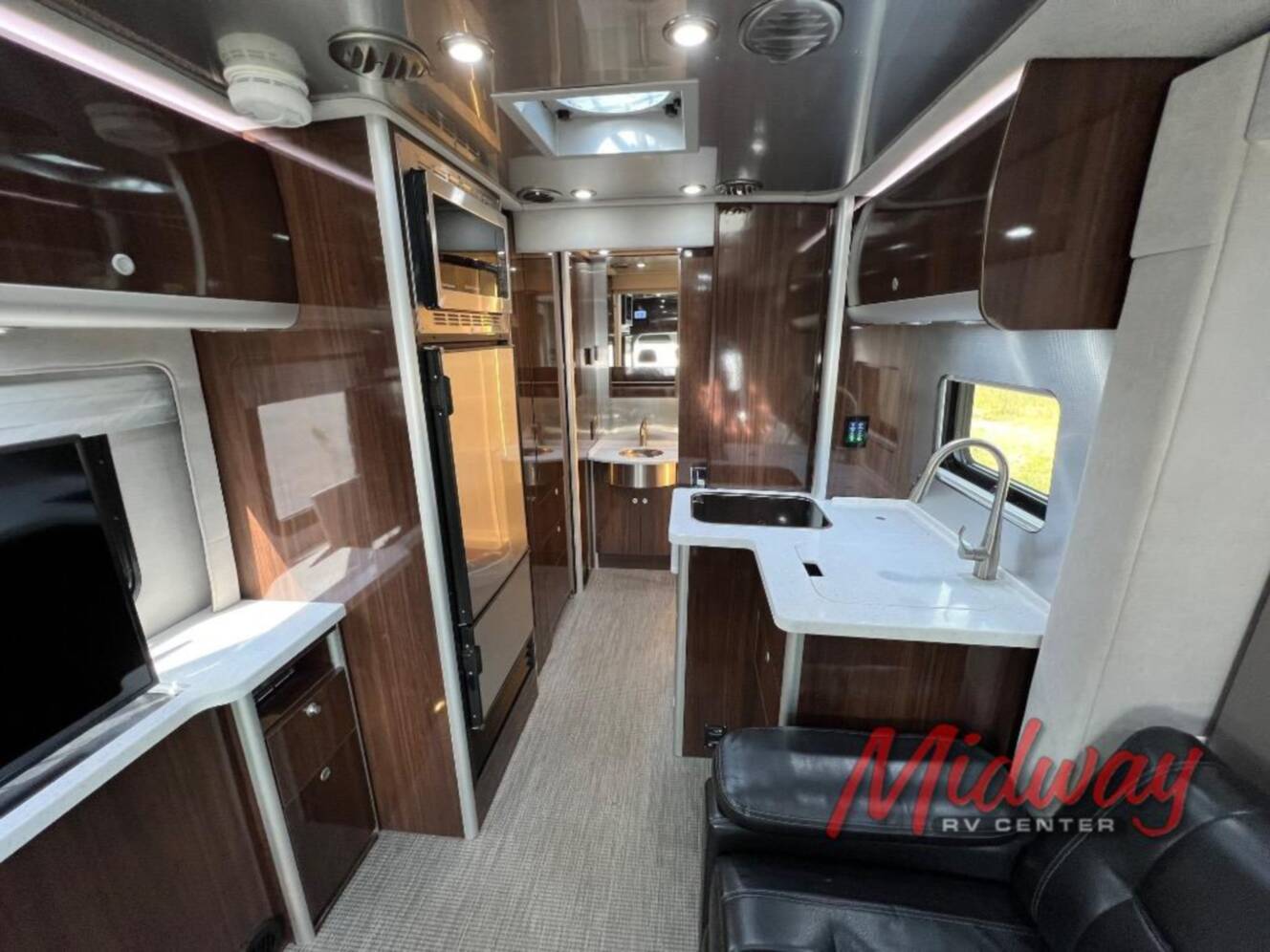 A photo of this 2019 Airstream Atlas Murphy Suite