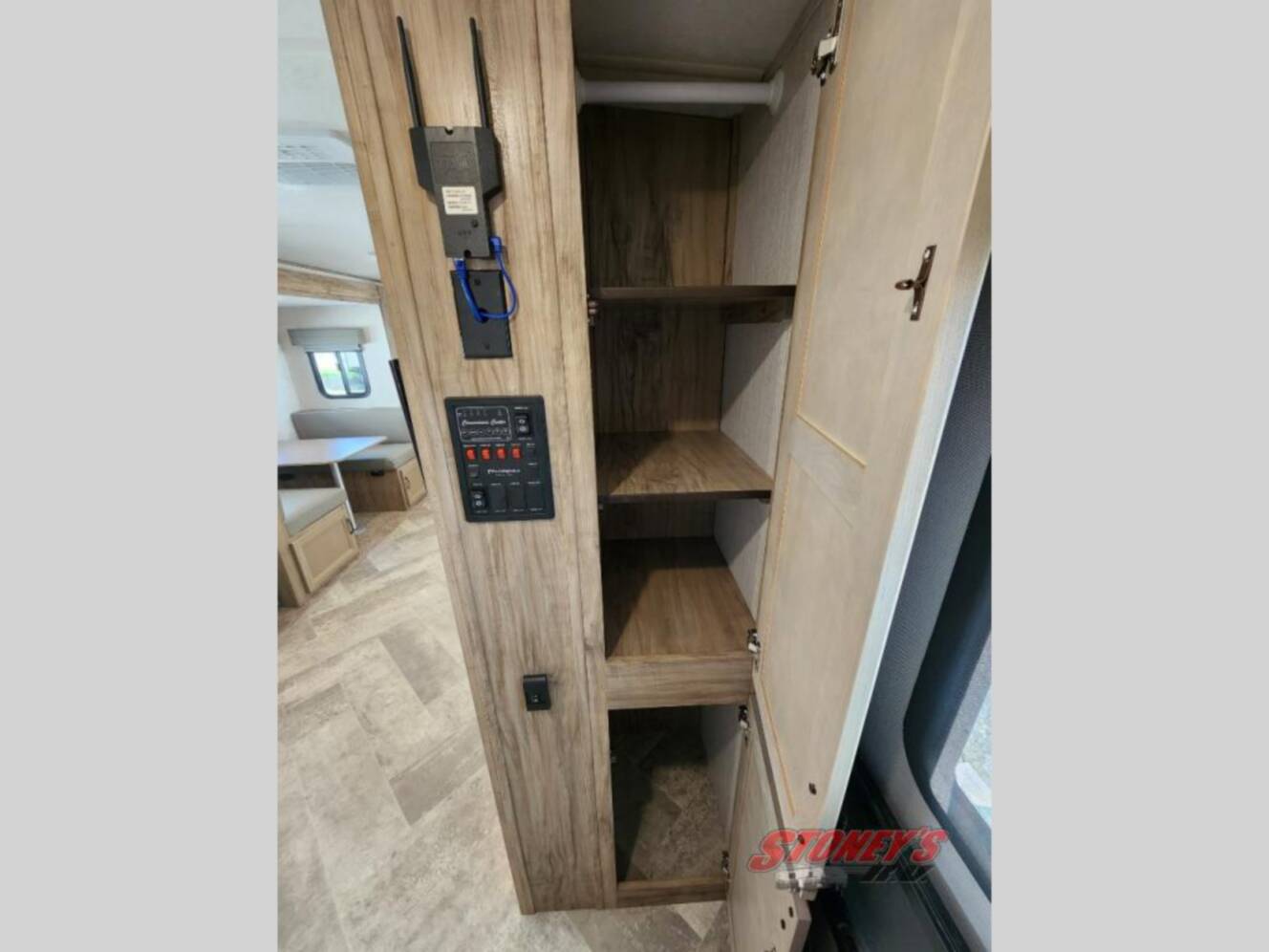 A photo of this 2022 Palomino SolAire Ultra Lite 258RBSS