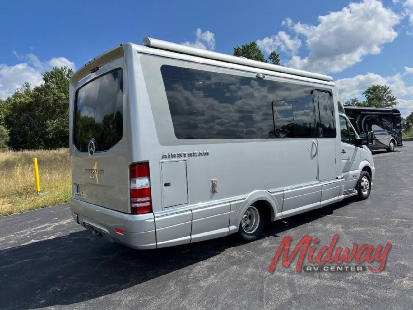 A photo of this 2019 Airstream Atlas Murphy Suite