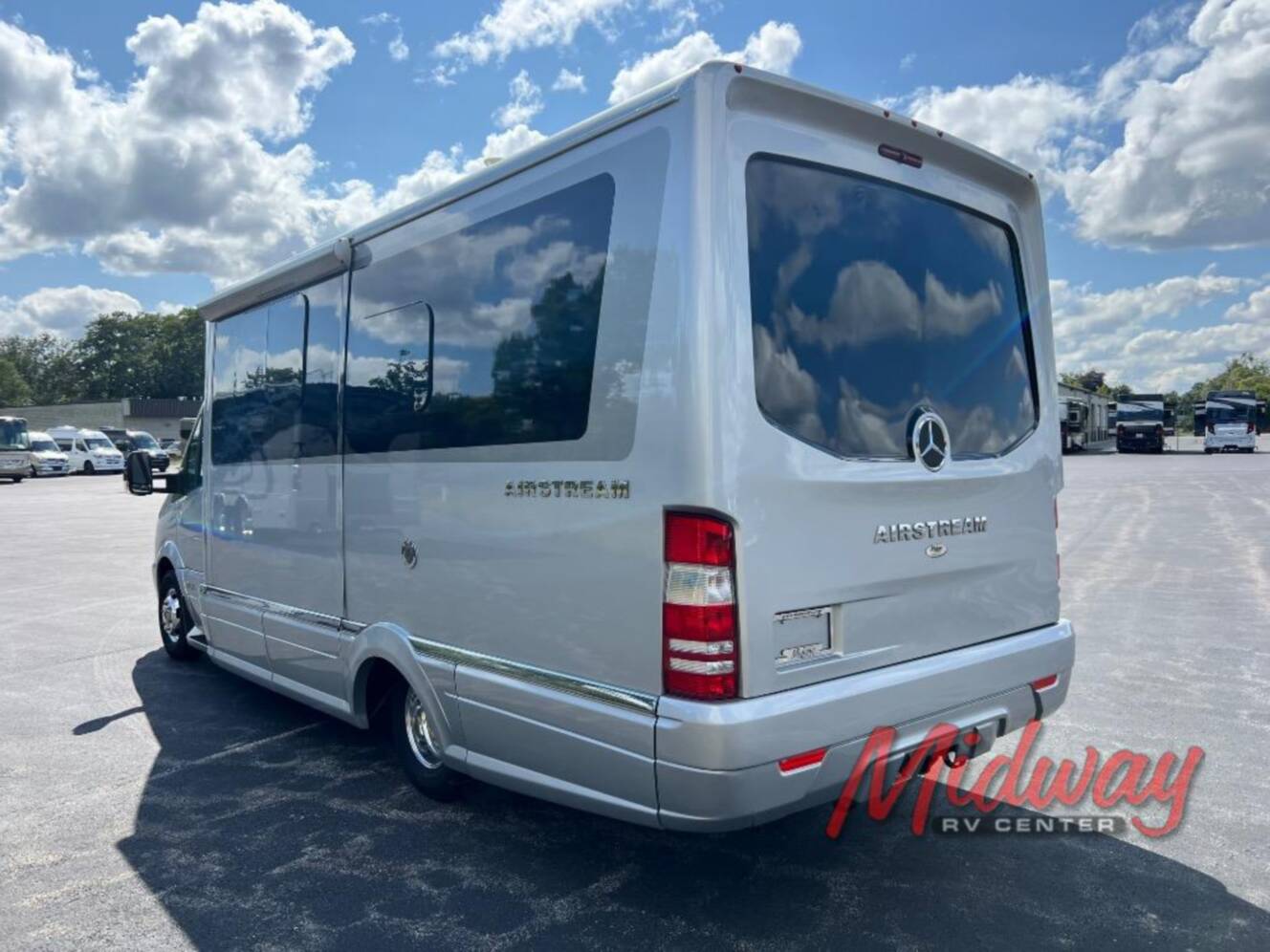 A photo of this 2019 Airstream Atlas Murphy Suite
