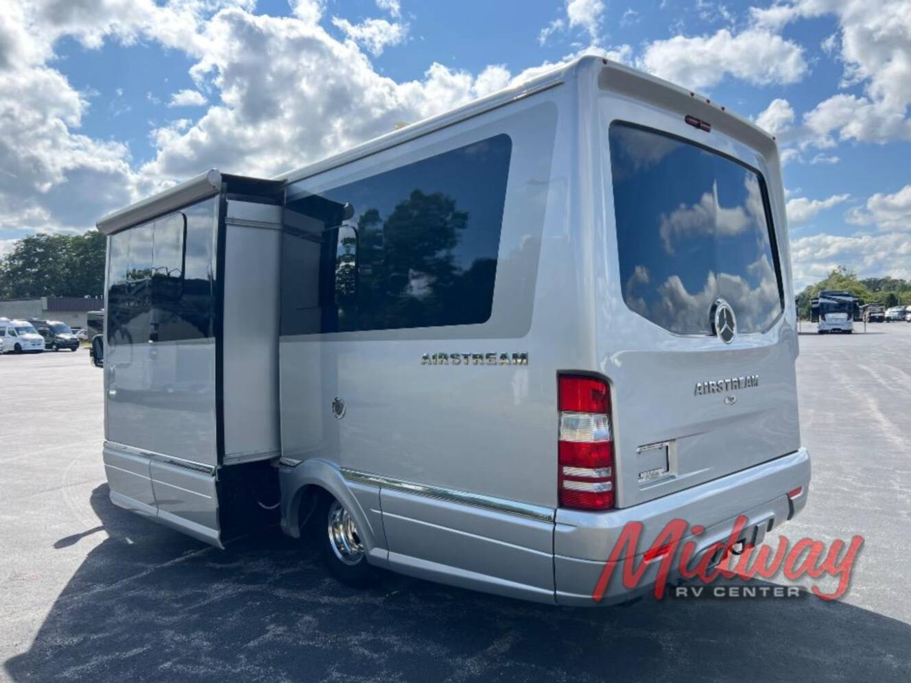 A photo of this 2019 Airstream Atlas Murphy Suite