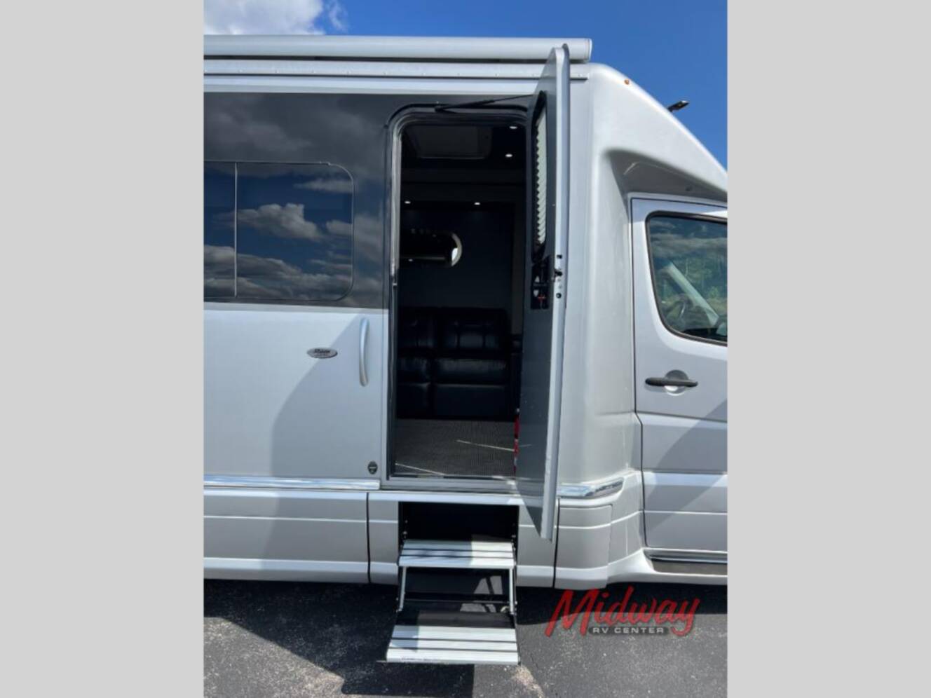 A photo of this 2019 Airstream Atlas Murphy Suite