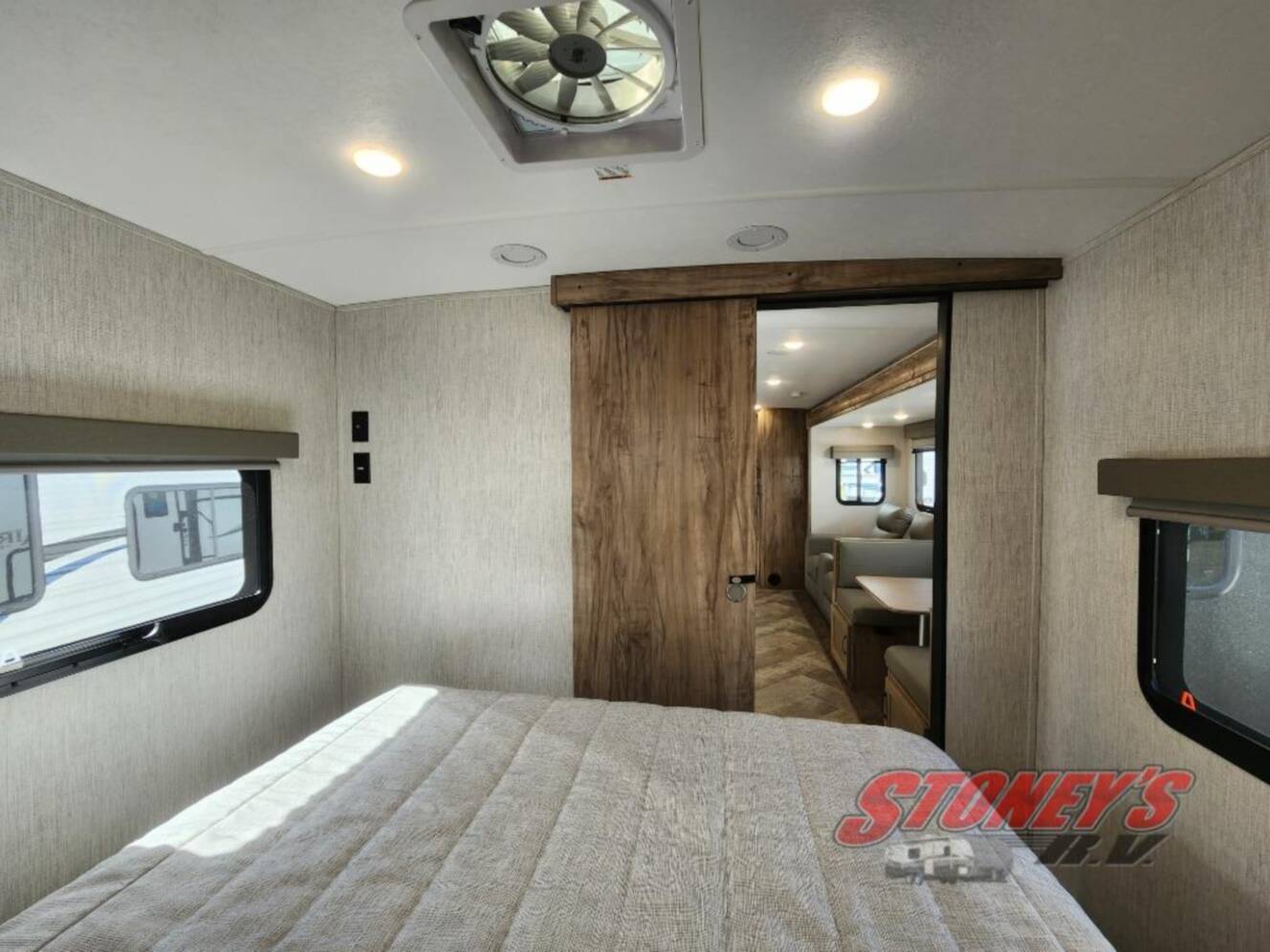 A photo of this 2022 Palomino SolAire Ultra Lite 258RBSS